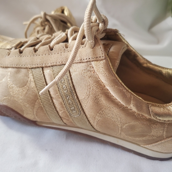 Shoes - Picture 4 of 16